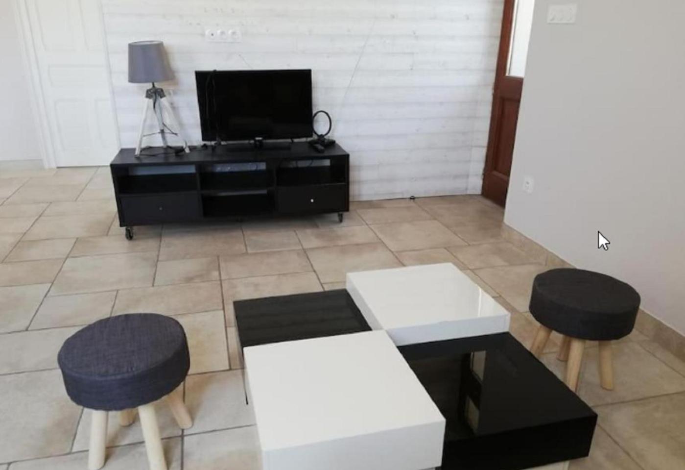 Maison De 100M2 Au Coeur D'Une Pension Equestre Les Sabots De Nina Marcollin Exterior foto